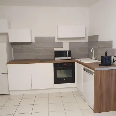 Appartement Nimes 1 Chambre, 2 Eme Chambre En Supplement Rue Bigot